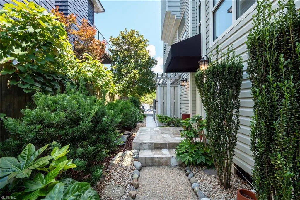 Virginia Beach, Virginia 23455, United States, 4 Bedrooms Bedrooms, ,4 BathroomsBathrooms,Residential,Active,187933