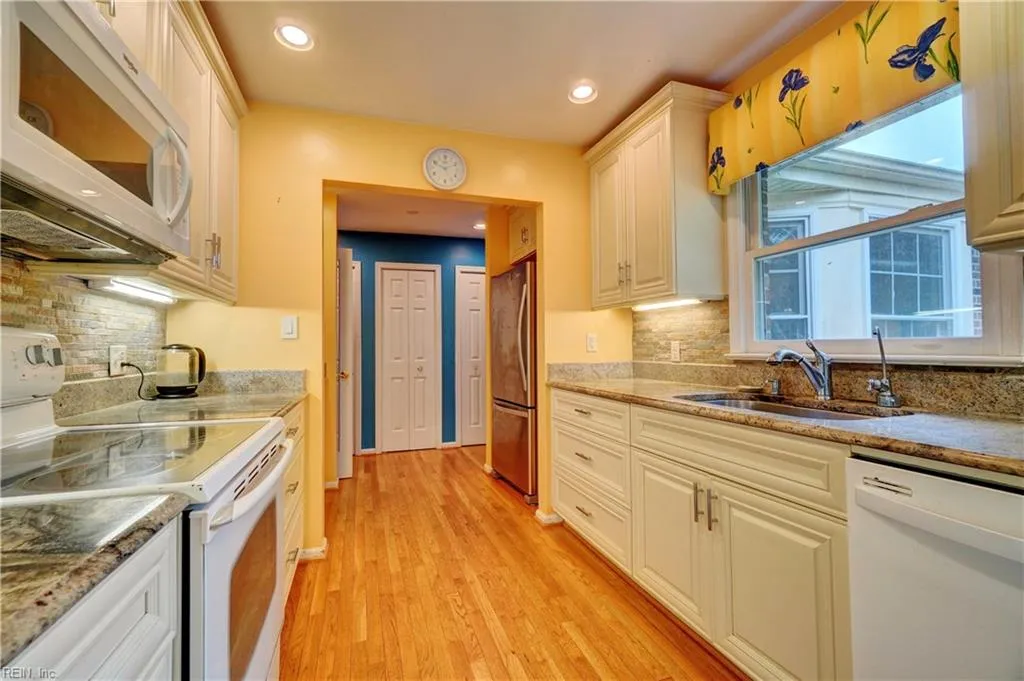 Chesapeake, Virginia 23321, United States, 4 Bedrooms Bedrooms, ,2 BathroomsBathrooms,Residential,Active,209048