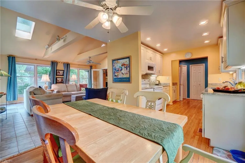 Chesapeake, Virginia 23321, United States, 4 Bedrooms Bedrooms, ,2 BathroomsBathrooms,Residential,Active,209048