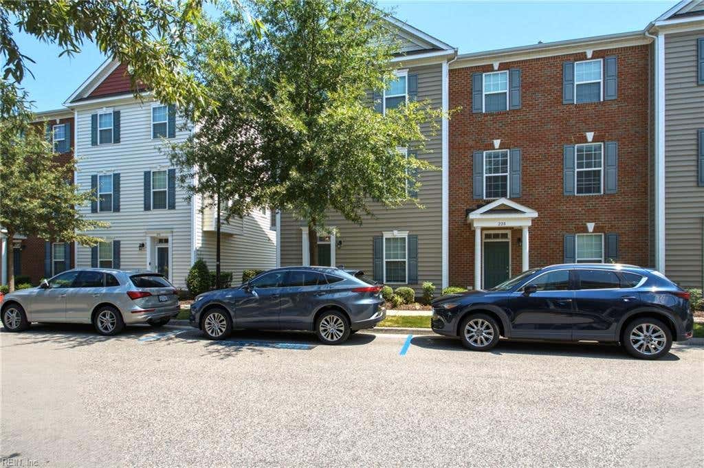 Photo of 224 Breccia Lane #218, Virginia Beach, VA 23462 (MLS # 10649229)