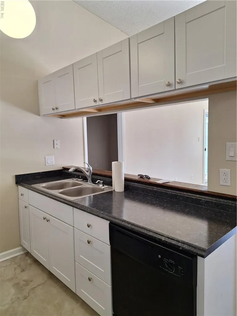 Virginia Beach, Virginia 23462, United States, 2 Bedrooms Bedrooms, ,2 BathroomsBathrooms,Residential,Active,227983