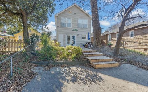 Photo of 4553 Lauderdale Avenue, Virginia Beach, VA 23455 (MLS # 10613411)