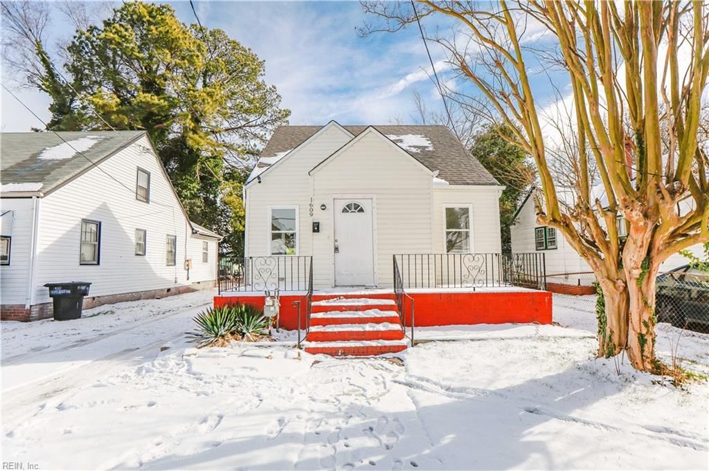 Photo of 1609 Richmond Avenue, Portsmouth, VA 23704 (MLS # 10636368)