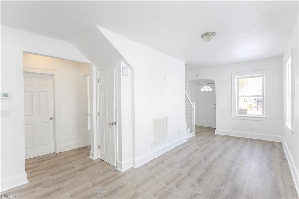 Photo of 1609 Richmond Avenue, Portsmouth, VA 23704 (MLS # 10636368)