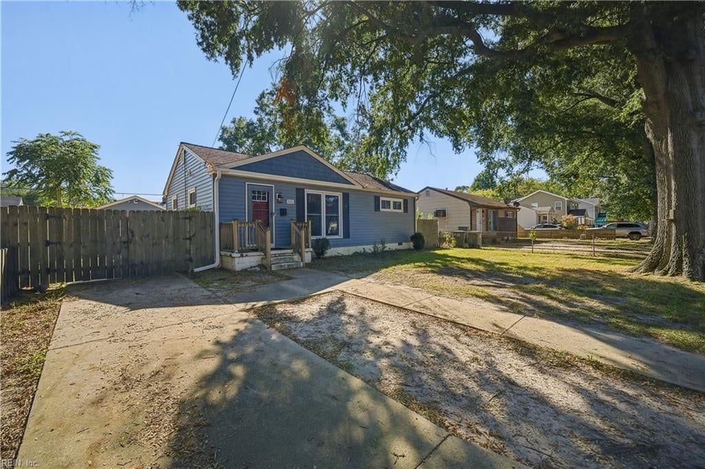 Photo of 331 Rogers Avenue, Norfolk, VA 23505 (MLS # 10657940)