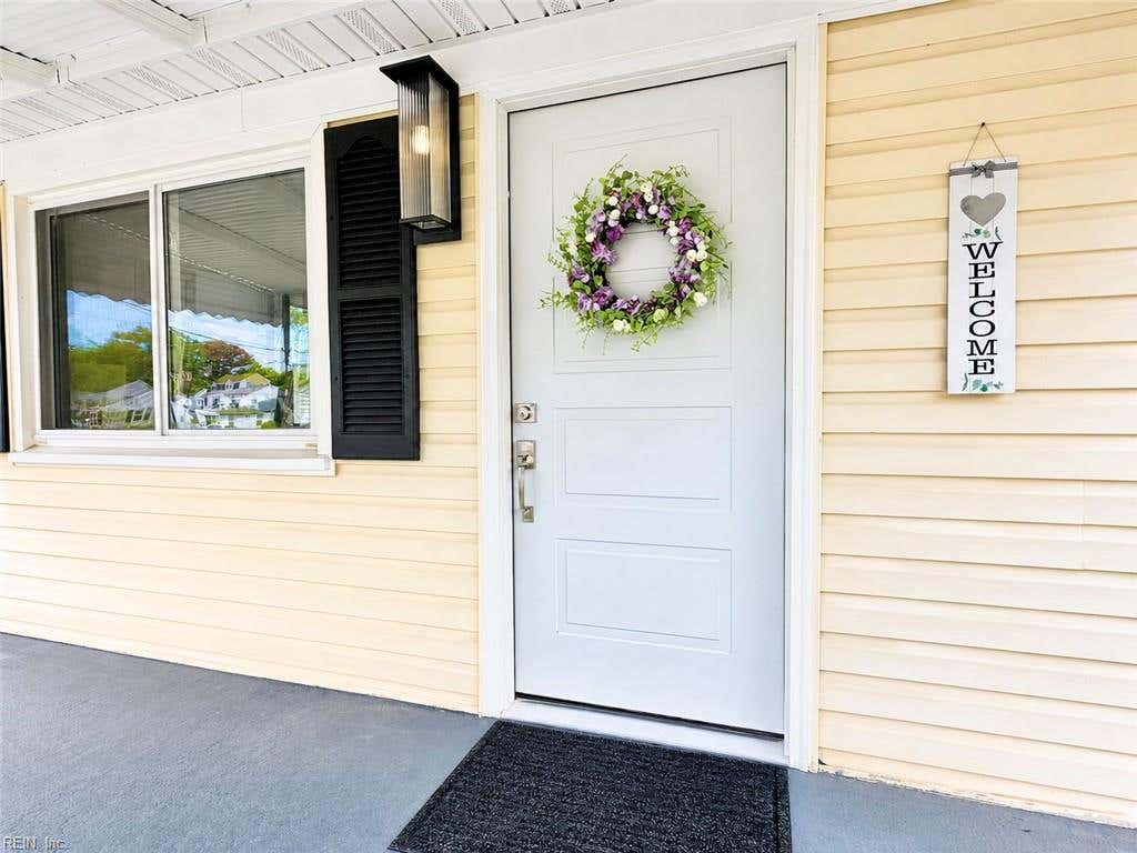 Photo of 1002 Mayfield Avenue, Chesapeake, VA 23324 (MLS # 10645362)