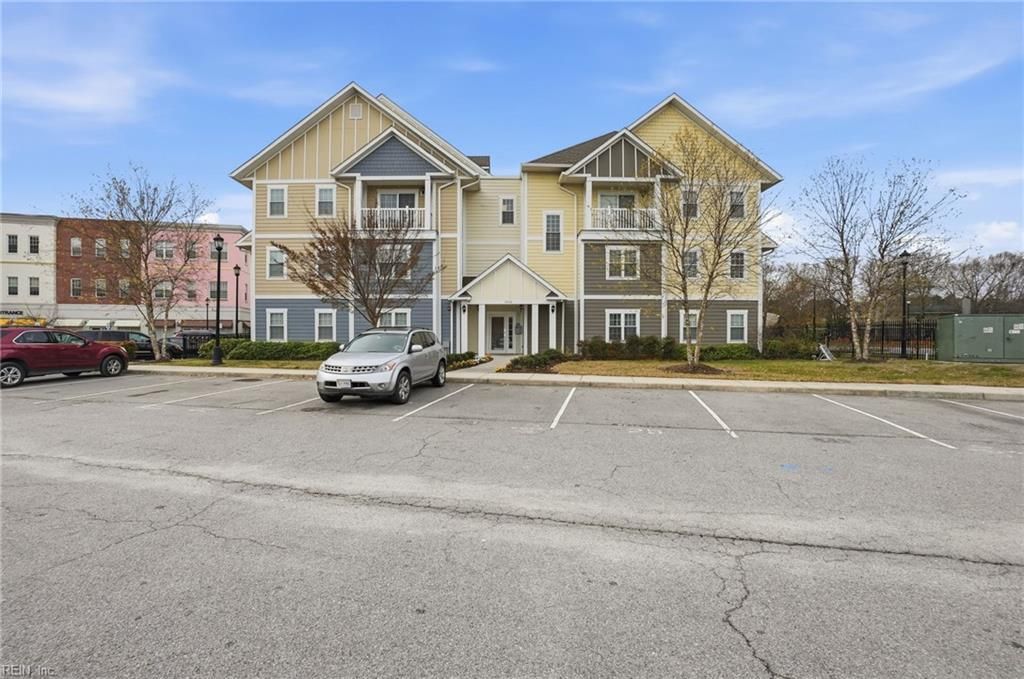 Photo of 1016 Thoroughgood Way #104, Chesapeake, VA 23324 (MLS # 10620043)