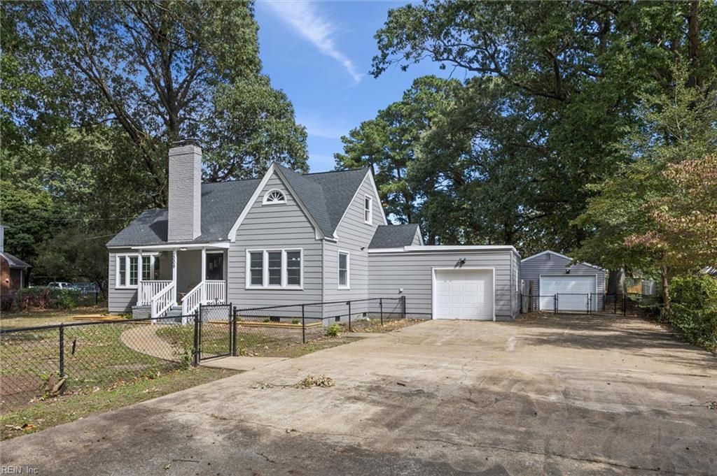 Photo of 2009 Battery Park Road, Chesapeake, VA 23323 (MLS # 10605954)