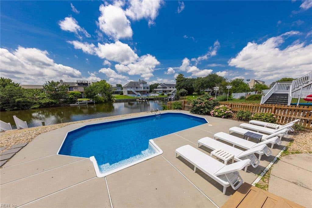 Photo of 2813 Sandpiper Road, Virginia Beach, VA 23456 (MLS # 10645493)