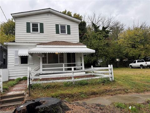 Photo of 1033 32nd Street, Newport News, VA 23607 (MLS # 10608889)