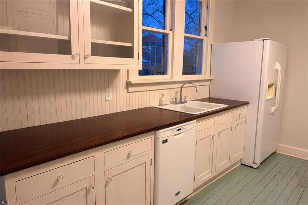 Photo of 21 Linden Avenue, Portsmouth, VA 23704 (MLS # 10618354)