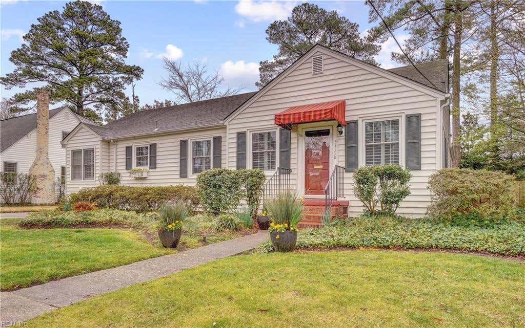 Photo of 5428 Argall Crescent, Norfolk, VA 23508 (MLS # 10644907)