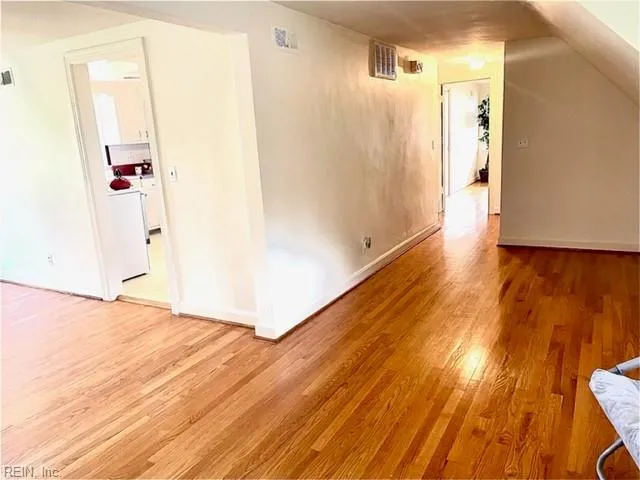 Norfolk, Virginia 23504, United States, 3 Bedrooms Bedrooms, ,1 BathroomBathrooms,Residential,Active,216011