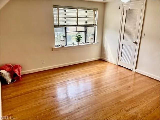 Norfolk, Virginia 23504, United States, 3 Bedrooms Bedrooms, ,1 BathroomBathrooms,Residential,Active,216011