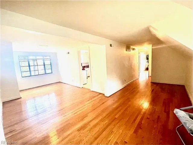 Norfolk, Virginia 23504, United States, 3 Bedrooms Bedrooms, ,1 BathroomBathrooms,Residential,Active,216011