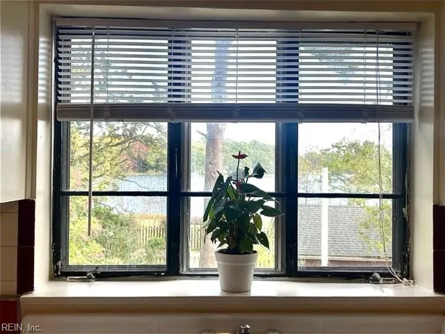 Norfolk, Virginia 23504, United States, 3 Bedrooms Bedrooms, ,1 BathroomBathrooms,Residential,Active,216011