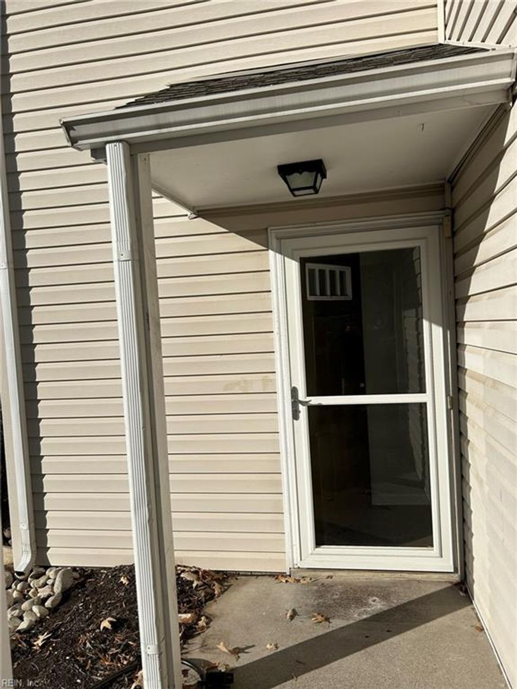 Photo of 1016 Pebblewood Dr Drive, Virginia Beach, VA 23464 (MLS # 10612728)