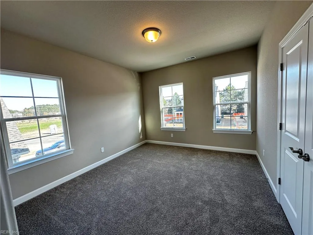 Suffolk, Virginia 23434, United States, 3 Bedrooms Bedrooms, ,3 BathroomsBathrooms,Residential,Pending,138722