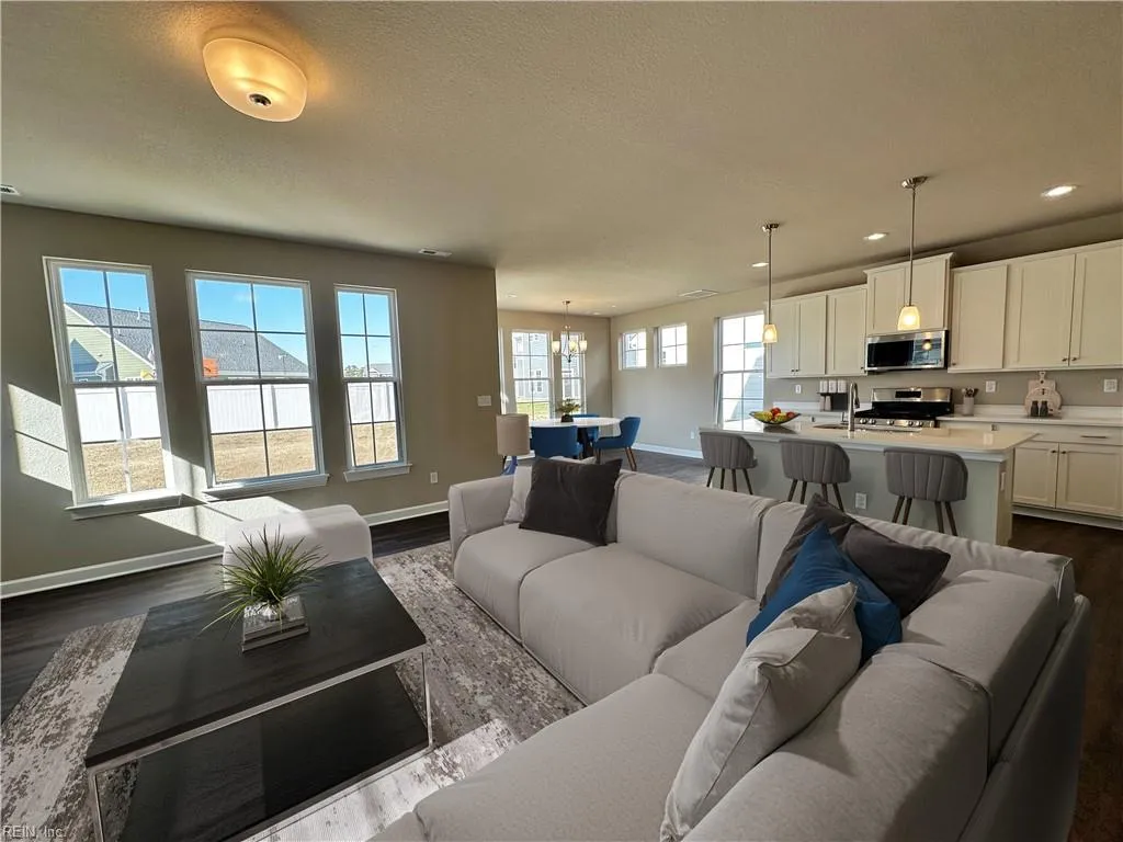 Suffolk, Virginia 23434, United States, 3 Bedrooms Bedrooms, ,3 BathroomsBathrooms,Residential,Pending,138722