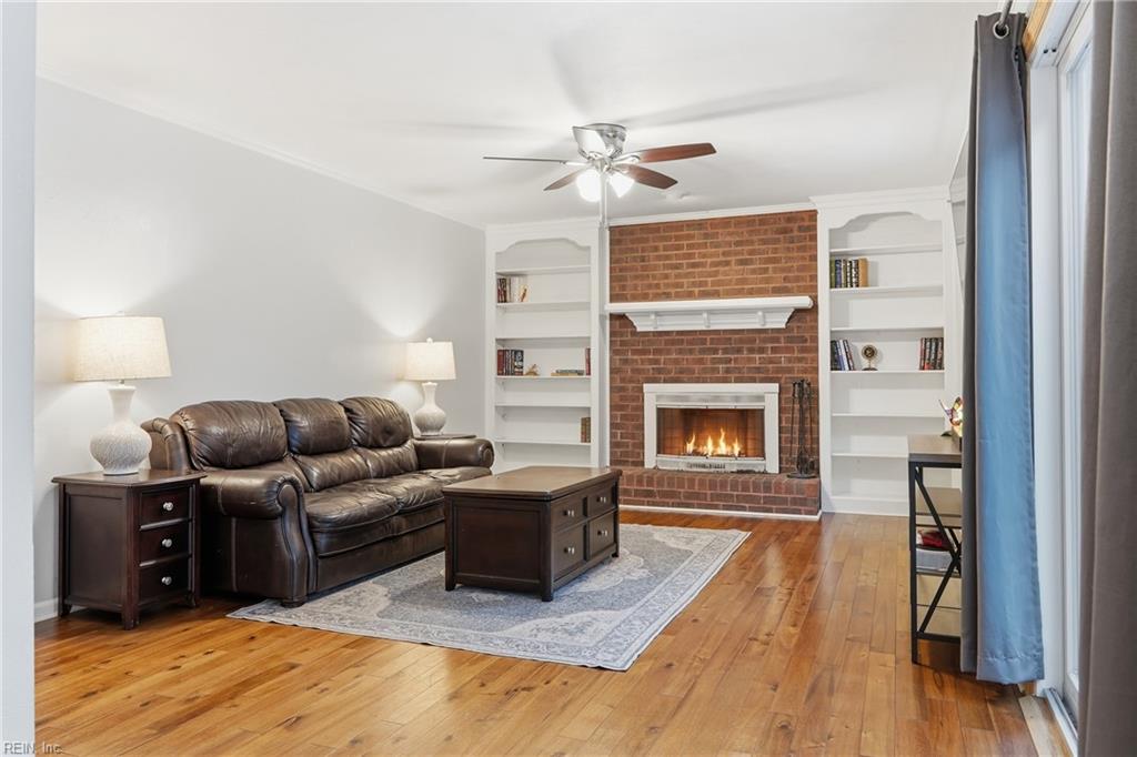 Photo of 911 Charing Cross, Chesapeake, VA 23322 (MLS # 10655533)