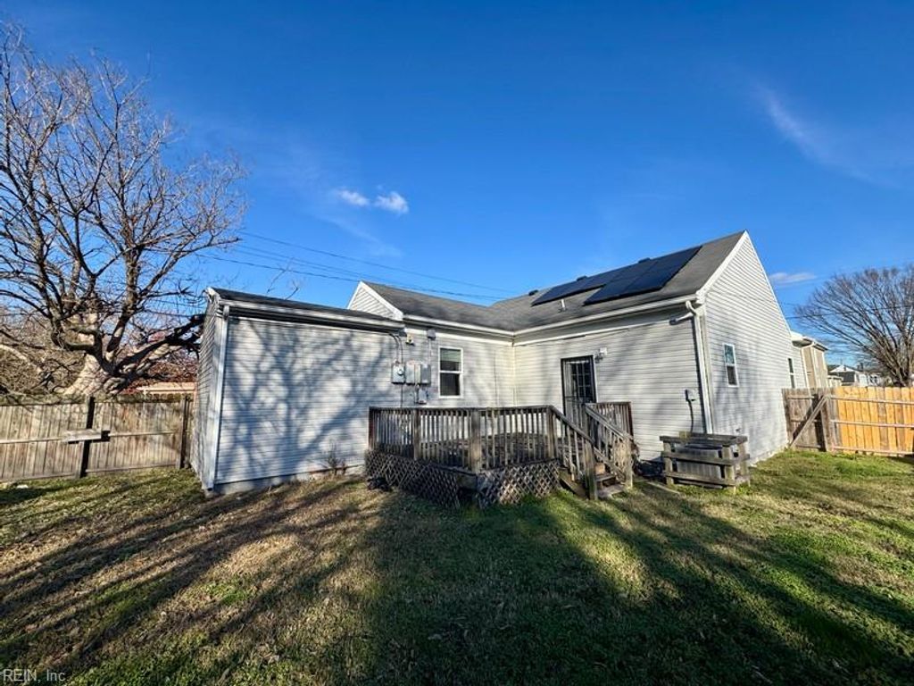 Photo of 1902 Camden Avenue, Portsmouth, VA 23704 (MLS # 10612058)