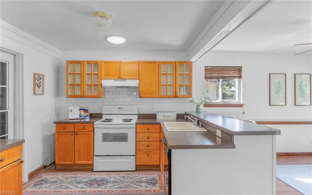 Virginia Beach, Virginia 23454, United States, 3 Bedrooms Bedrooms, ,2 BathroomsBathrooms,Residential,Active,217444