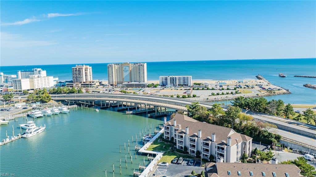 Photo of 405 Harbour Point Point #305, Virginia Beach, VA 23451 (MLS # 10649032)