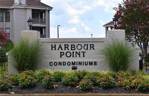 Photo of 401 Harbour Point #302, Virginia Beach, VA 23451 (MLS # 10655297)