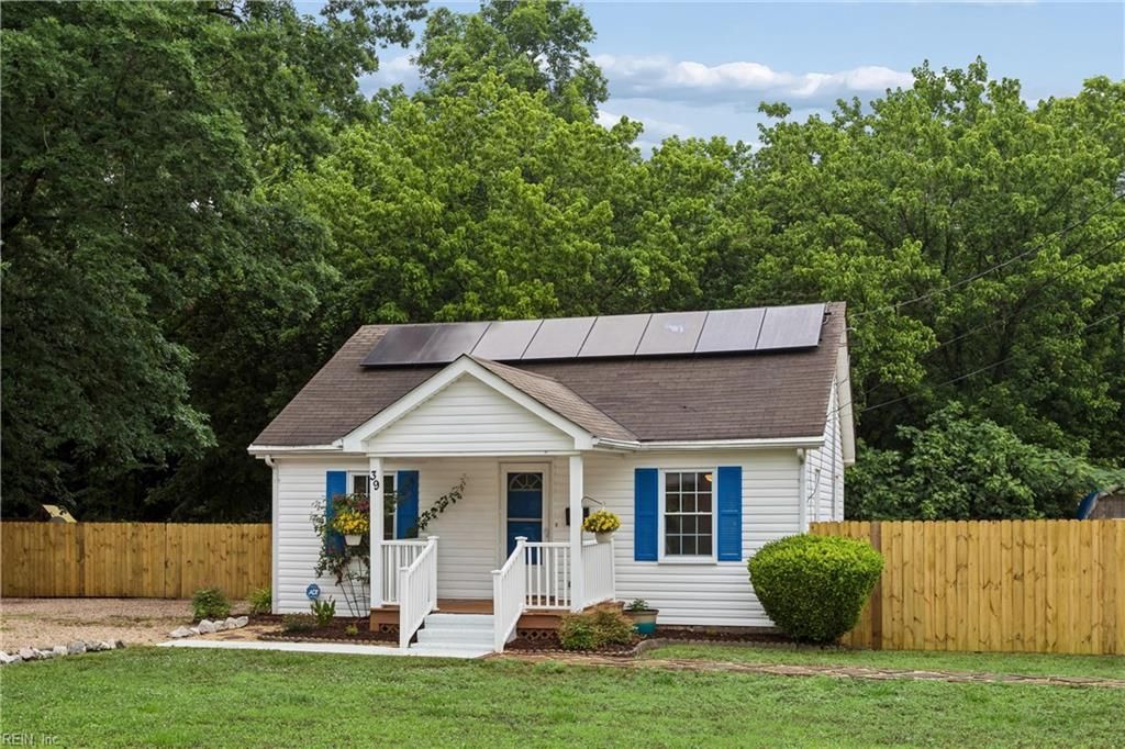 Photo of 39 Ripley Street, Newport News, VA 23603 (MLS # 10636296)