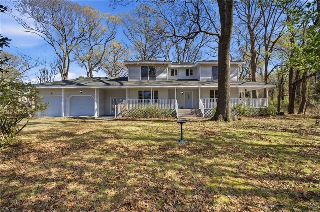 Photo of 925 Michael Drive, Chesapeake, VA 23323 (MLS # 10627186)