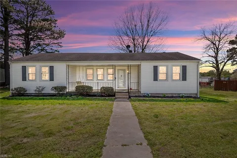 518 Clay Street, Wakefield, VA 23888 - #: 10578228