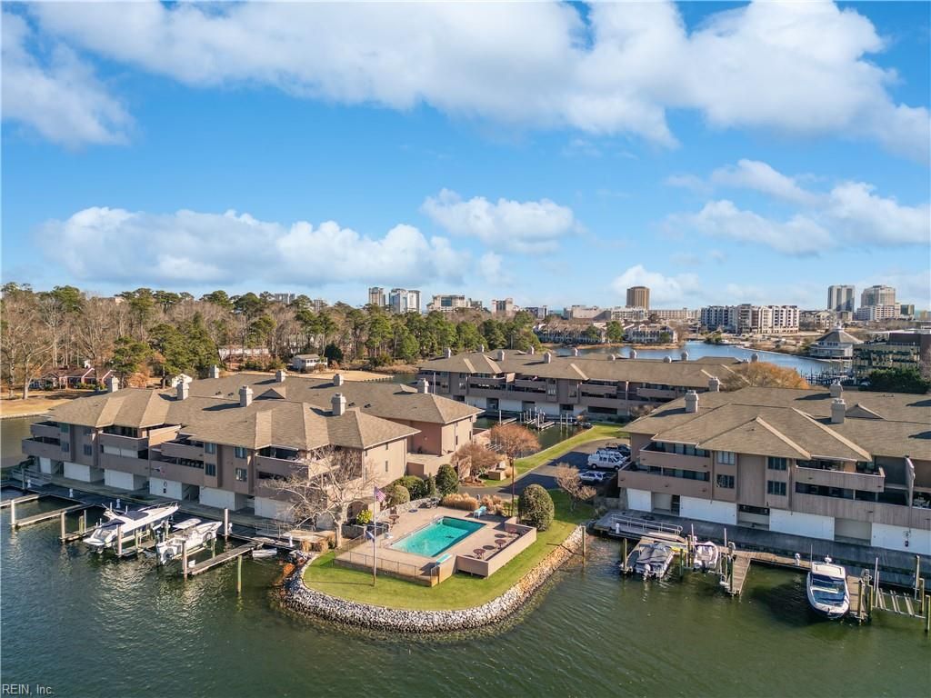 Photo of 700 Oriole Drive #515, Virginia Beach, VA 23451 (MLS # 10614158)