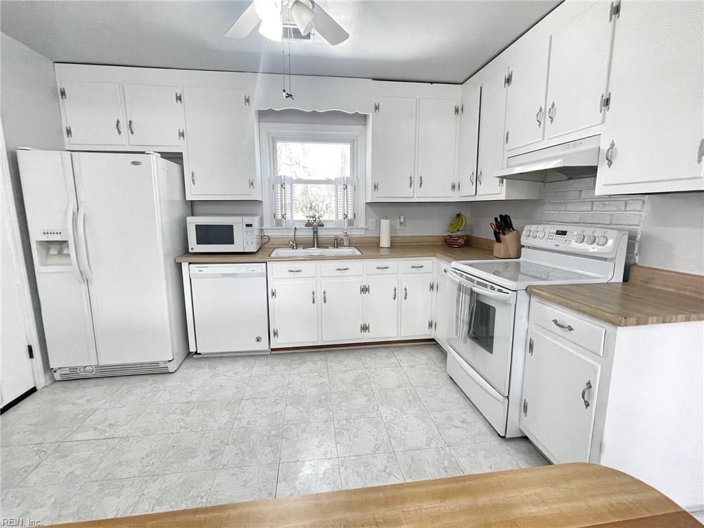 Photo of 886 Lacon Drive, Newport News, VA 23608 (MLS # 10626343)