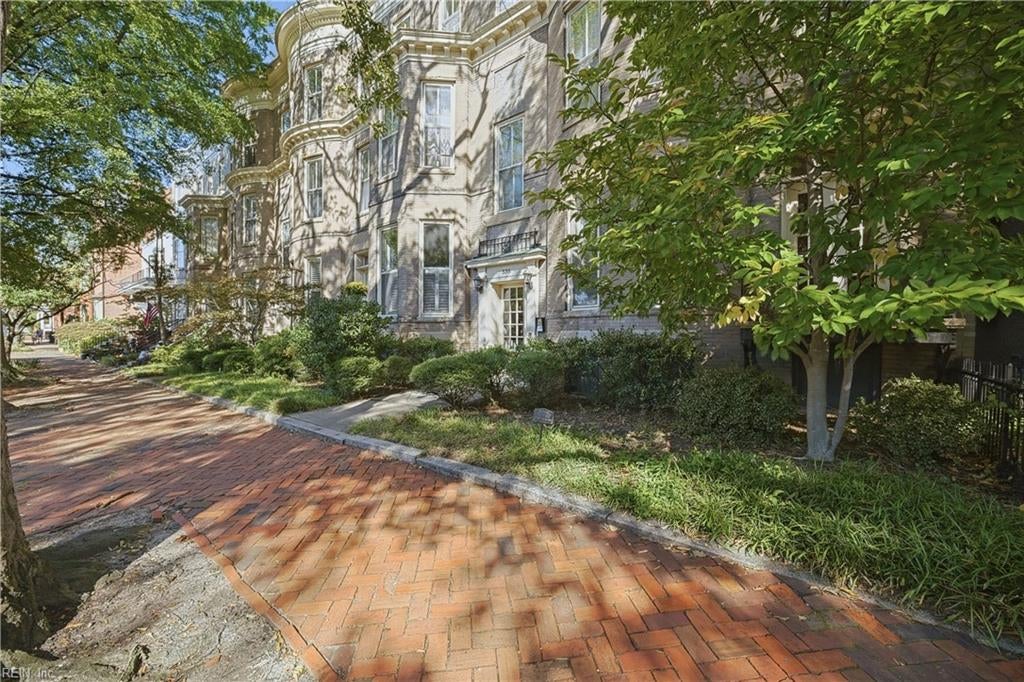 Photo of 338 W Freemason Street #1, Norfolk, VA 23510 (MLS # 10656571)