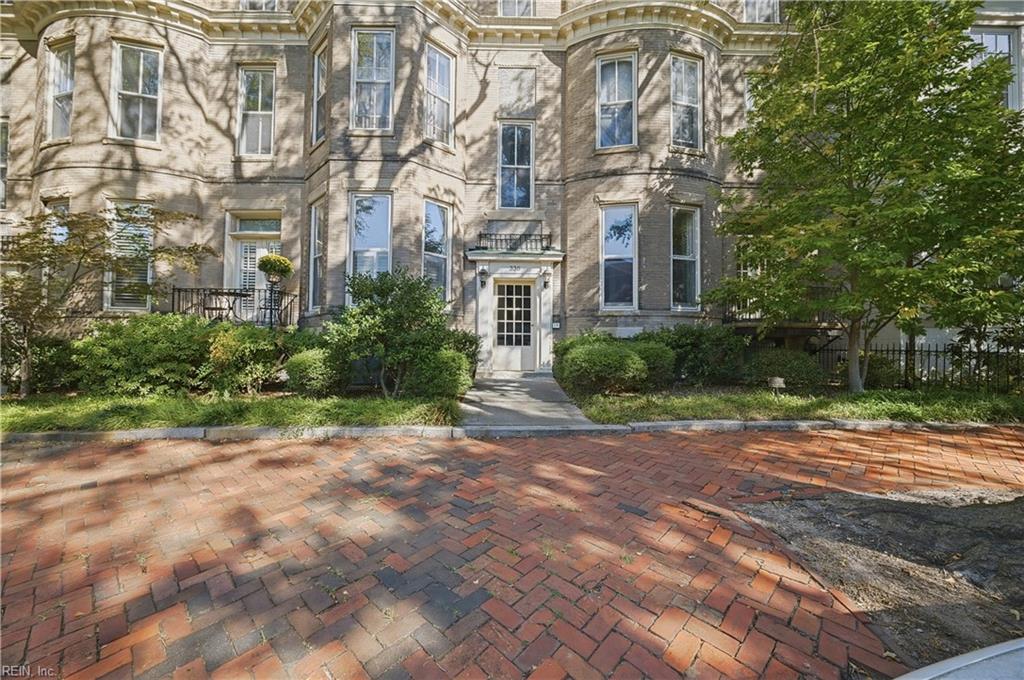 Photo of 338 W Freemason Street #1, Norfolk, VA 23510 (MLS # 10656571)