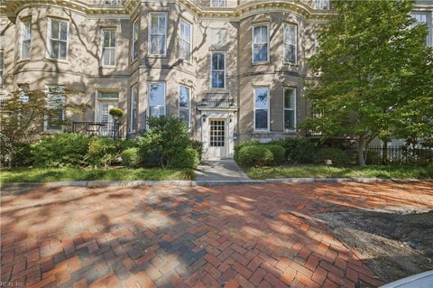 Photo for 338 W Freemason ST 1