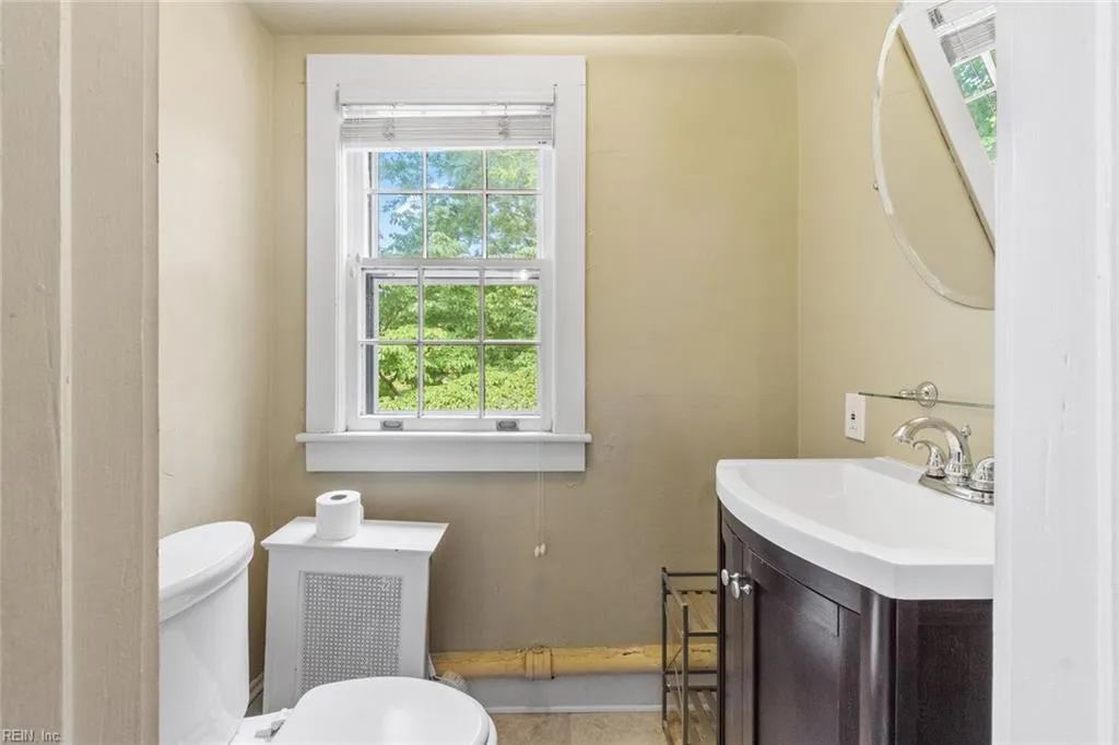 Norfolk, Virginia 23505, United States, 4 Bedrooms Bedrooms, ,3 BathroomsBathrooms,Residential,Active,147359