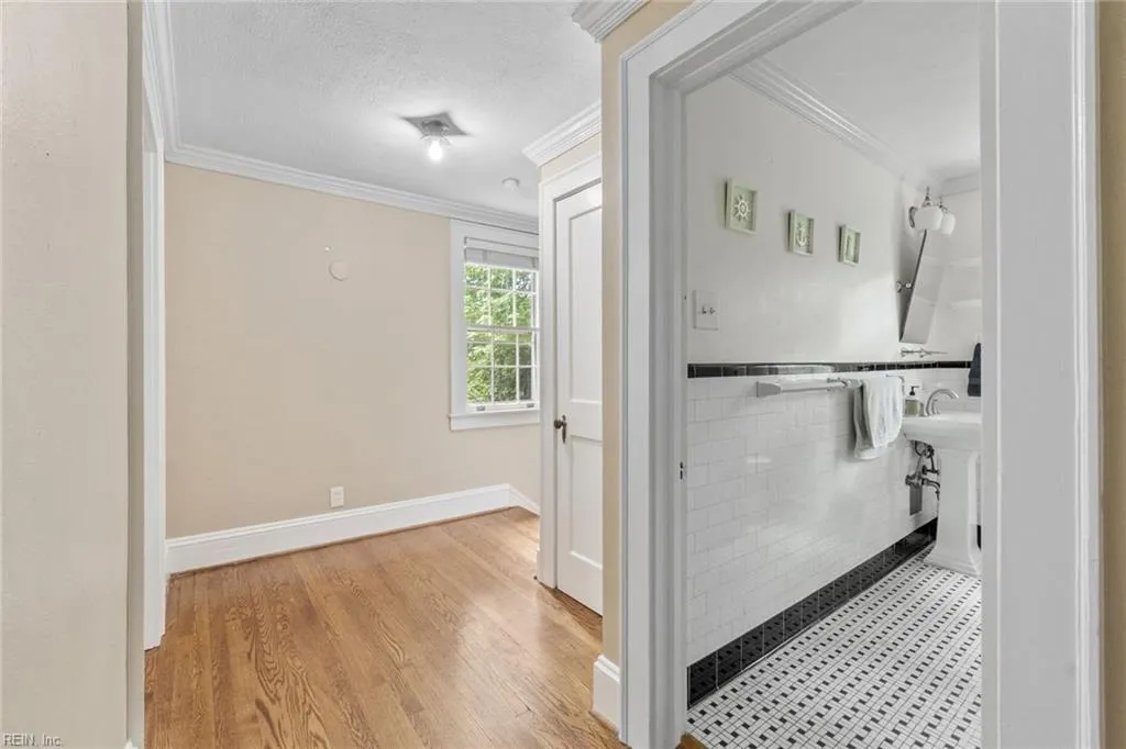 Norfolk, Virginia 23505, United States, 4 Bedrooms Bedrooms, ,3 BathroomsBathrooms,Residential,Active,147359