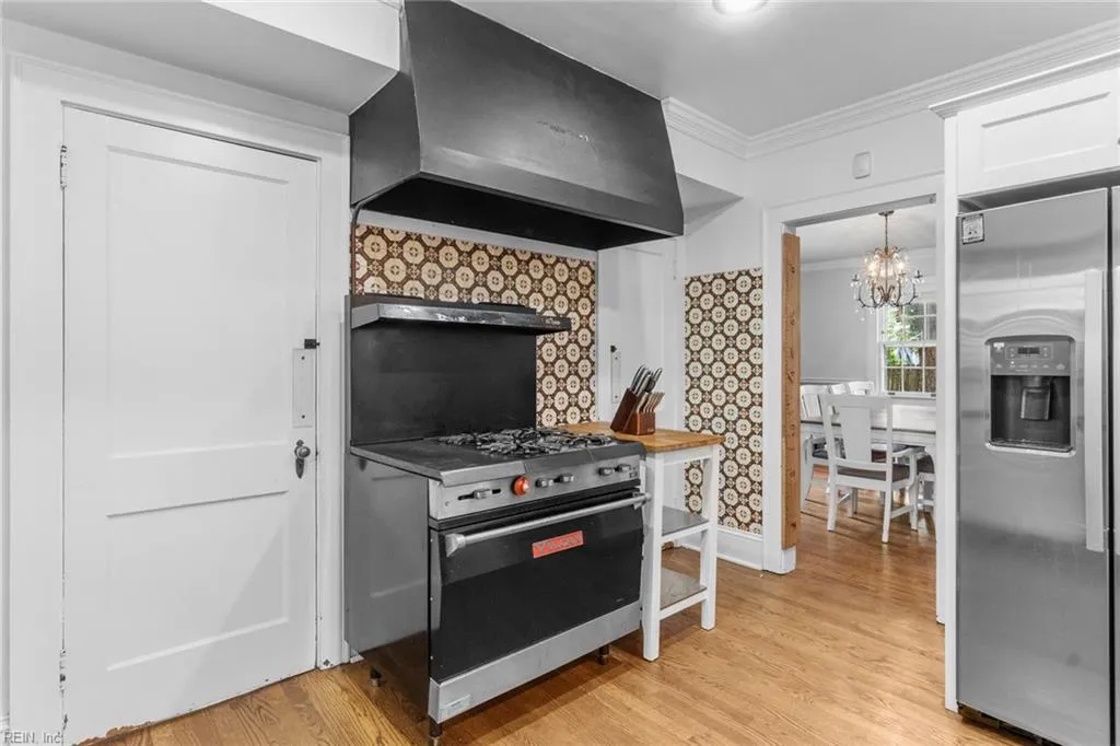 Norfolk, Virginia 23505, United States, 4 Bedrooms Bedrooms, ,3 BathroomsBathrooms,Residential,Active,147359