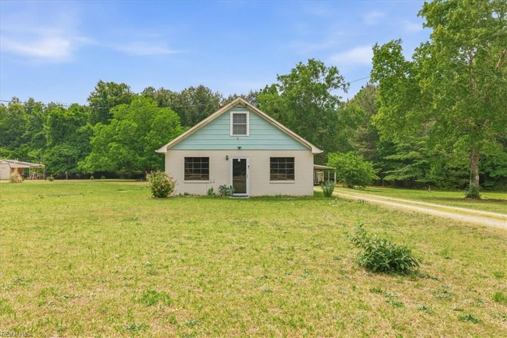 Photo of 3179 Spring Grove Road, Spring Grove, VA 23881 (MLS # 10636361)