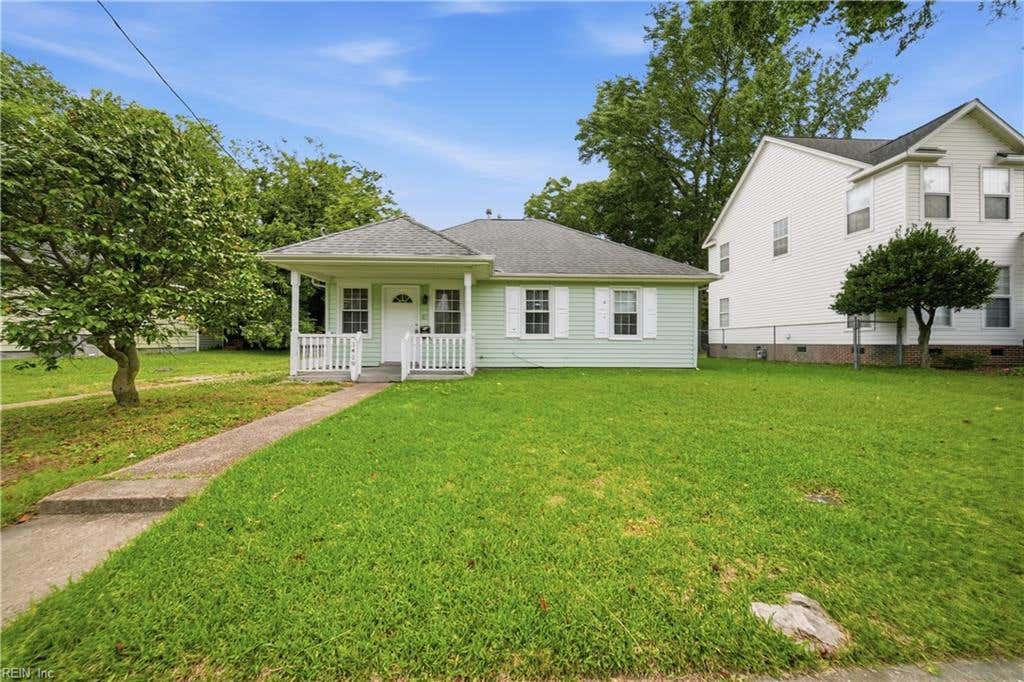 Photo of 1419 W 40th Street, Norfolk, VA 23508 (MLS # 10639218)