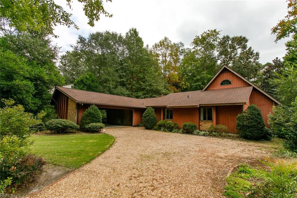 Photo of 210 walden Drive, Yorktown, VA 23692 (MLS # 10655741)