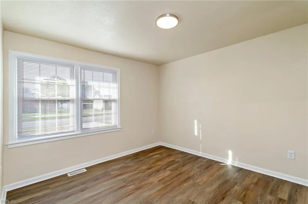 Portsmouth, Virginia 23701, United States, 3 Bedrooms Bedrooms, ,1 BathroomBathrooms,Residential,Active,185510