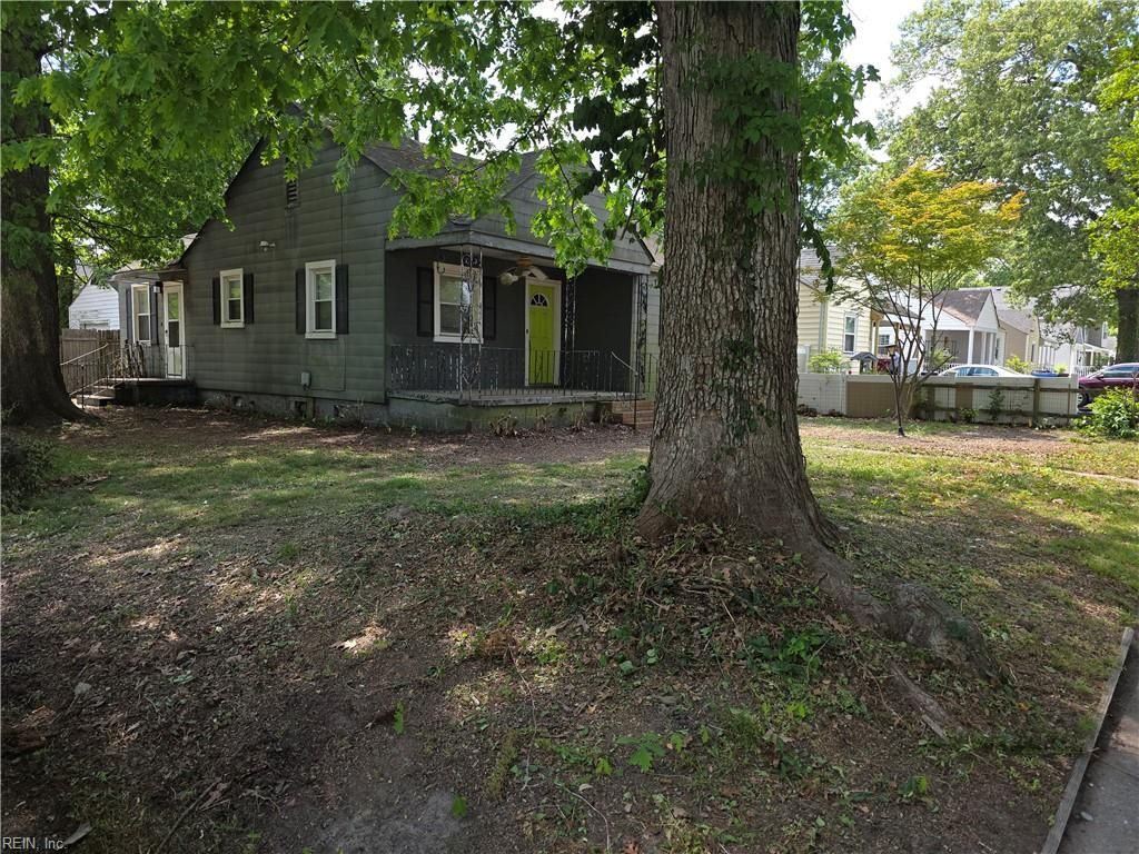 Photo of 818 Hughes Avenue, Chesapeake, VA 23324 (MLS # 10631104)