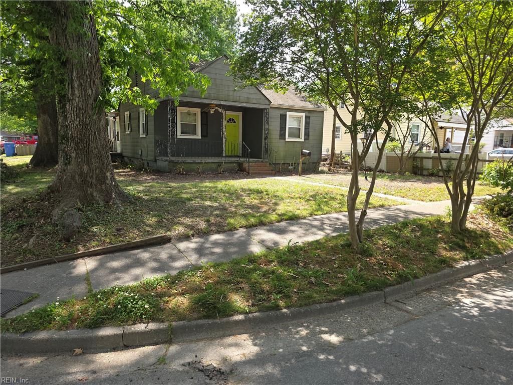 Photo of 818 Hughes Avenue, Chesapeake, VA 23324 (MLS # 10631104)