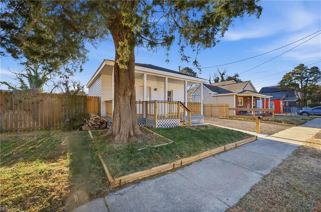 Photo of 407 Pine Avenue, Newport News, VA 23607 (MLS # 10619708)