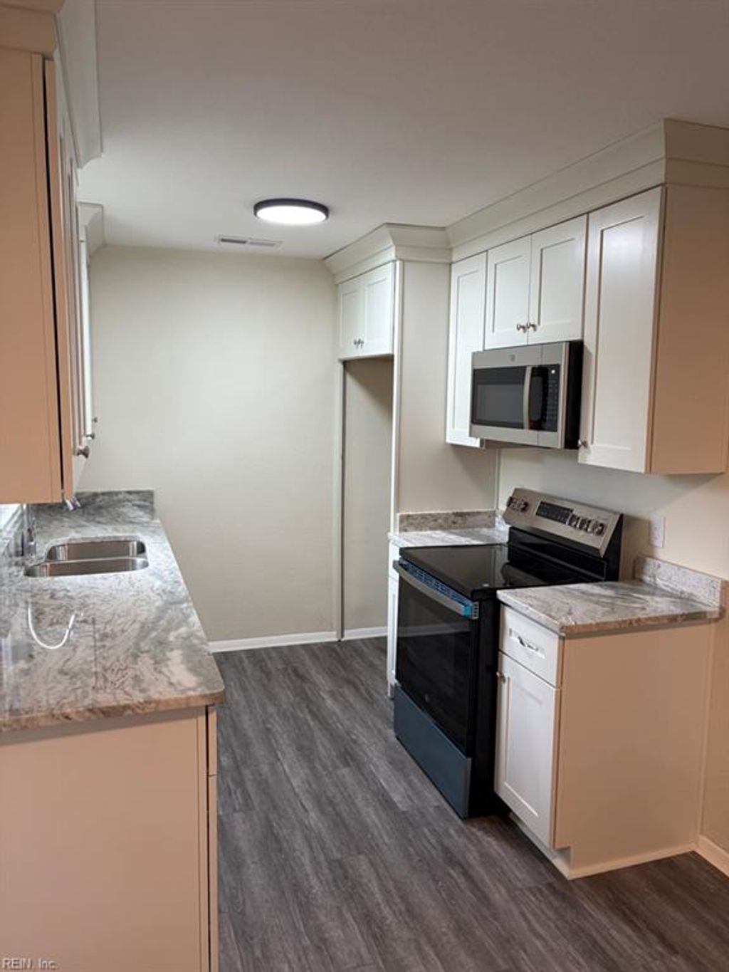 Photo of 125 Carol Lane, Portsmouth, VA 23701 (MLS # 10623027)