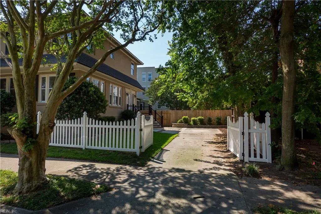 Norfolk, Virginia 23507, United States, 4 Bedrooms Bedrooms, ,4 BathroomsBathrooms,Residential,Active,220762