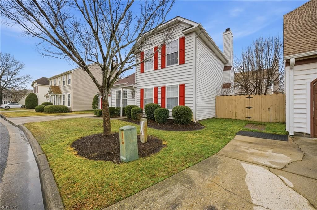 Photo of 320 Oak Hill Way, Chesapeake, VA 23320 (MLS # 10621551)