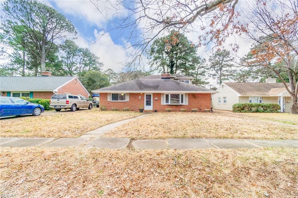 Photo of 209 W Bayview Boulevard, Norfolk, VA 23503 (MLS # 10617044)